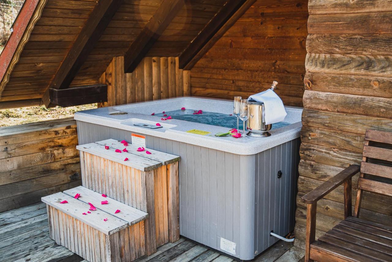Wooden Cabin Zurej With Hot Tub Bukovje v Babni Gori Εξωτερικό φωτογραφία