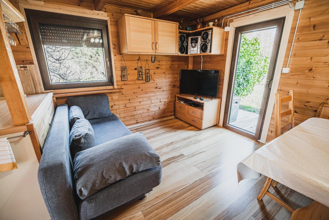Wooden Cabin Zurej With Hot Tub Bukovje v Babni Gori Εξωτερικό φωτογραφία