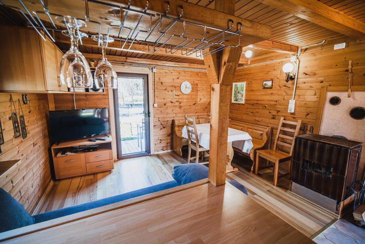 Wooden Cabin Zurej With Hot Tub Bukovje v Babni Gori Εξωτερικό φωτογραφία