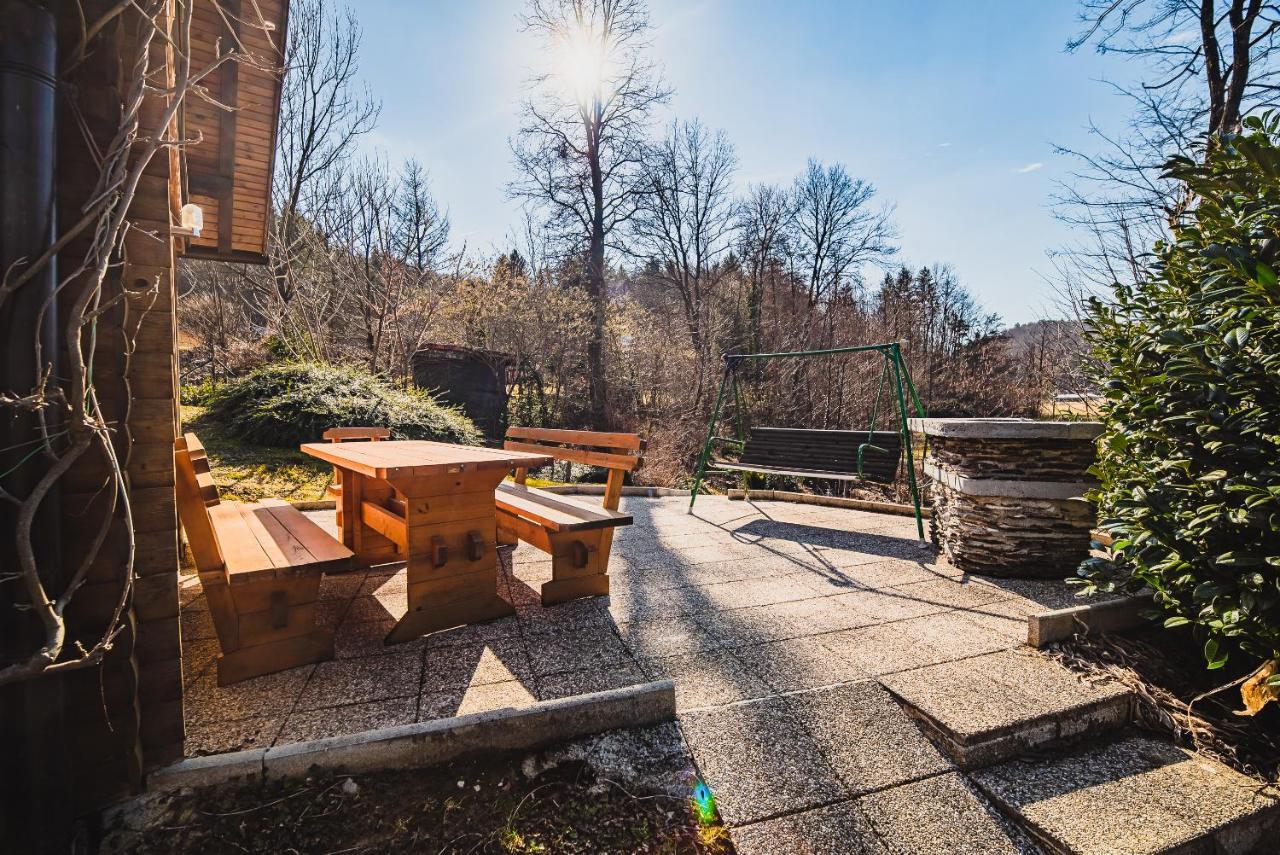 Wooden Cabin Zurej With Hot Tub Bukovje v Babni Gori Εξωτερικό φωτογραφία